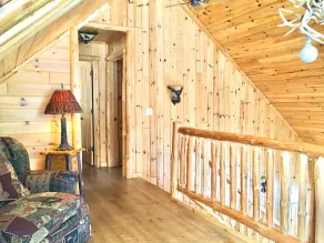 Wood Haven Lodge / Animaux domestiques / Location de lac Nelson / ponton - Image 2