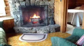 Pet-Friendly Fuldt Udstyret Hytte med vandudsigt i Downeast Maine, 4 sovepladser - Image 2