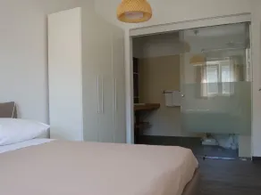Comfortable Apartment With Roof Terrace and Sea View - Image 3