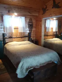 Cabins overlooking the lake Sakatah, bordering the state trail - Image 3