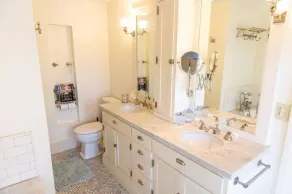 Beautiful Family Home near Rose Bowl, Dodger Stadium & Downtown Los Angeles. - Image 4