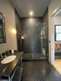 Newly Renovated Designer 3-BR / 2-BTH Carriage House in Athens! - Image 3