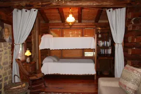 Hyggeligt, Lakefront Log Cabin - Image 4