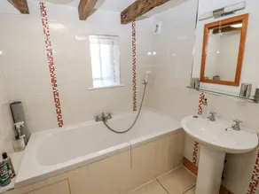 Dove Cottage - Image 4