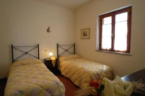 Beautiful apartment for 8 guests with WIFI, pool, A/C, TV and pets allowed, close to San Gimignano - Image 3