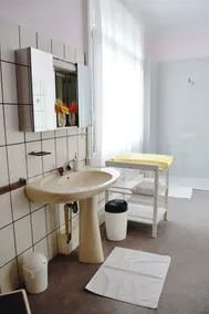 Group Gîte 7 rooms with swimming pool - Image 4