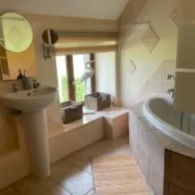 Rustic and spacious converted Barn - Image 3