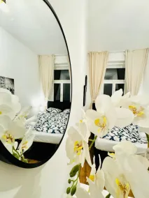 5BR Apartment for 10 Near Alterlaa - Image 3