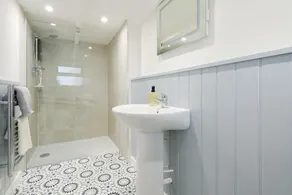 Coral Cottage - Image 2