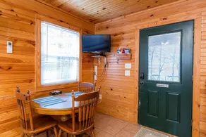 Cozy Secluded Cabin with a Hot Tub - Image 5