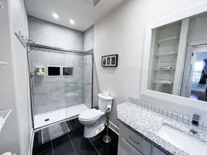 Fantastisk Condo på øverste etage med sikker parkering - Image 5