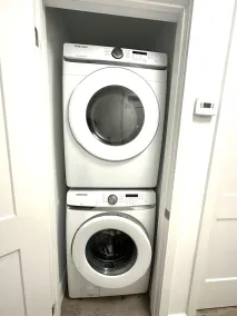 Lovely one bedroom condo with free parking - Image 2
