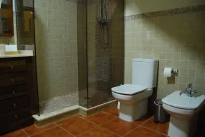 Casa rural para 8 personas junto al río Júcar, patio con barbacoa y wifi - Image 4