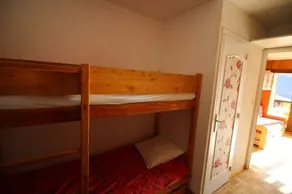 Ski-in/ski-out & foot of the slopes, 2nd floor, balcony, tv, 23m², Auris en Oisans - Image 4