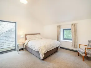 A converted barn oozing luxury and style throughout. - Image 5