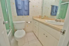 Neu bei VRBO! Comfy Beachside Condo mit erstaunlichen komplexen Annehmlichkeiten - Image 2