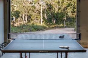 STYLISH & LUXE CONTEMPORARY ESCAPE SURROUNDED BY GORGEOUS NATURAL BUSHLAND - Image 3