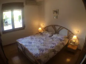 Imposante 4-Schlafzimmer-Villa mit Pool, 10 Minuten zu Fuß vom Meer entfernt - Image 4