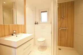 Chalet with 2 bedrooms and a terrace - Image 2