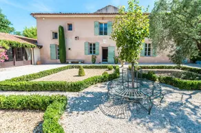Mas 4 étoiles - (5 bdrms) de luxe with heated pool in an idyllic garden - Image 3