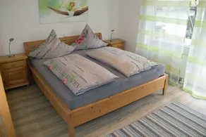 Apartment with terrace and small garden - Image 3