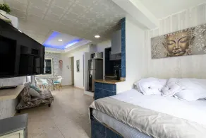 BEAUTIFUL LOFT-STYLE APT FOR 3 - Image 5