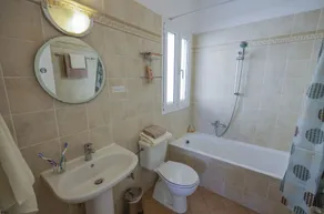 Villa in Vlachata with private pool and stunning views close to Lourdas. - Image 2
