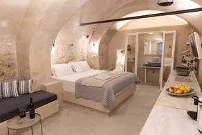 OIA CELLARS - Image 5