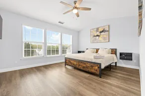 3BR Family Retreat with Modern Comforts - Image 5
