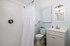 Privathaus am Wasser - 7 Schlafzimmer, 6 Vollbäder, Pool, 24 m Dock, Parkplatz, überdachte Veranda - Image 5