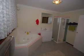Large Family Beach House with modern facilities - Image 3