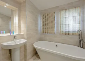 2 bedroom accommodation in Wootton Bridge, Nr Cowes - Image 2