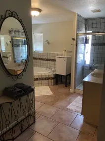 Large Private Entry Room/Spa by the Ridge Golf Course/Rural area/covered parking - Image 2