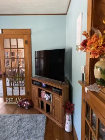 Vintage Farmhouse, right in the City with Parking! - Image 2