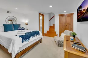 Family Friendly - Canyonview, Jacuzzi, EV Charger, Desk - Image 4