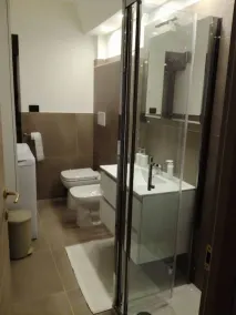 APARTMENT 50 MT CHANGEOVER, 3 sovrum, 2 badrum, skidbox, privat parkering - Image 2