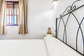 Casa Vacacional 'El Olivo' con Piscina Compartida, Terraza Privada y Wi-Fi - Image 5