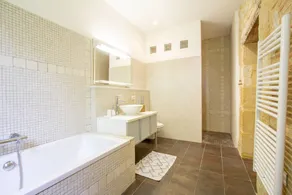 Private heated pool, quiet, short drive to historical towns, shops, wine tasting - Image 4
