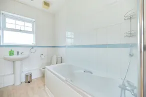 Beige & Timber Flat Edgware - Image 5
