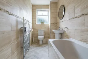 Charming 3-bed House in Newcastle Upon Tyne - Image 2