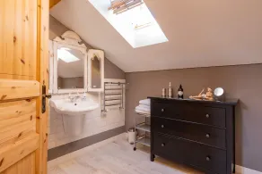 Apartment bedsitter with west-facing balcony, kitchenette, 50 sqm - Image 3