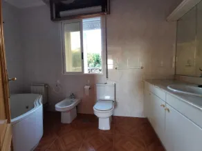 Beautiful apartment overlooking the vineyards - Image 2