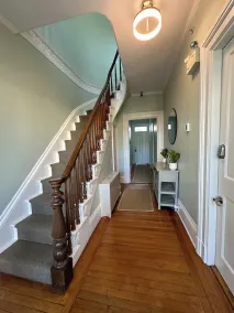 Exposed Brick 1 Bed/ 1 Bath/ Pullout Sofa/ Dog Friendly Large Suite (Sleeps 4)  Downtown Newport - Image 2