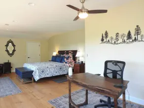 Tree View - Murphys Vacation Rentals - Image 3