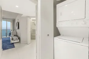Luxurious 2BD Condo with Direct Ocean Front & Resort Pool in Sunny Isles - Image 2