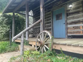 Sunset Cottage at The Adams Family Farm - Image 5
