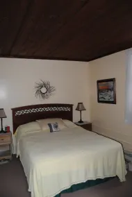 REXHAME BEACH OCEAN FRONT BUNGALOW COTTAGE VACATION RENTAL - Image 3