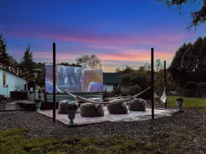 Château Vigne: Luxe retreat, Hot Tub, plunge pool, Outdoor movies, game room, EV - Image 4