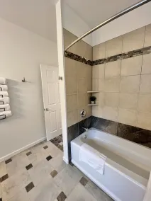 Fully Furnished Apartment 2 Bedroom-Special rates for 30-night stays or more - Image 3