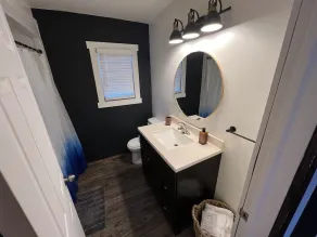 Beautiful Cozy 3 Bedroom Cottage on the Lake - Image 2